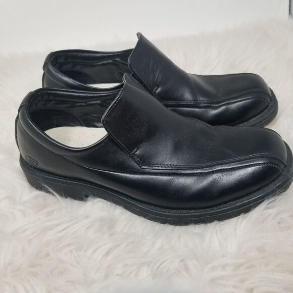 SKECHERS SLIPON LOAFER STYLE. SIZE 9, EURO 42. - Picture 3 of 13